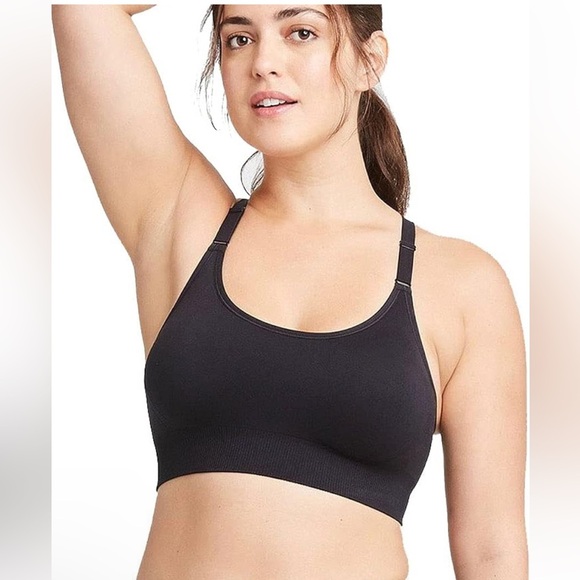 NWT All in Motion Women's Medium Support Seamless
Cami Sports Bra in Black - Picture 1 of 3